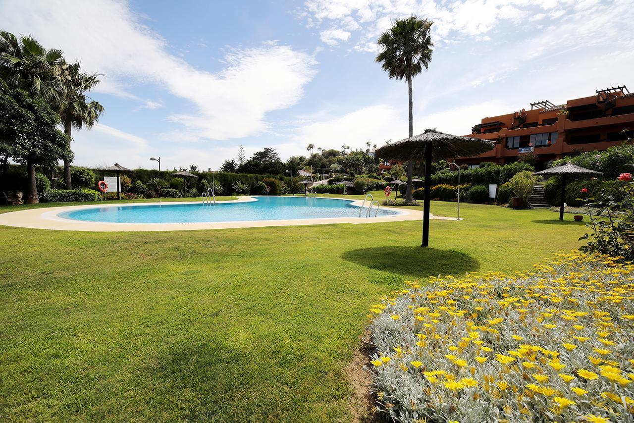 Appartement Jardines De Nueva Galera Cozy Penthouse à Estepona Extérieur photo
